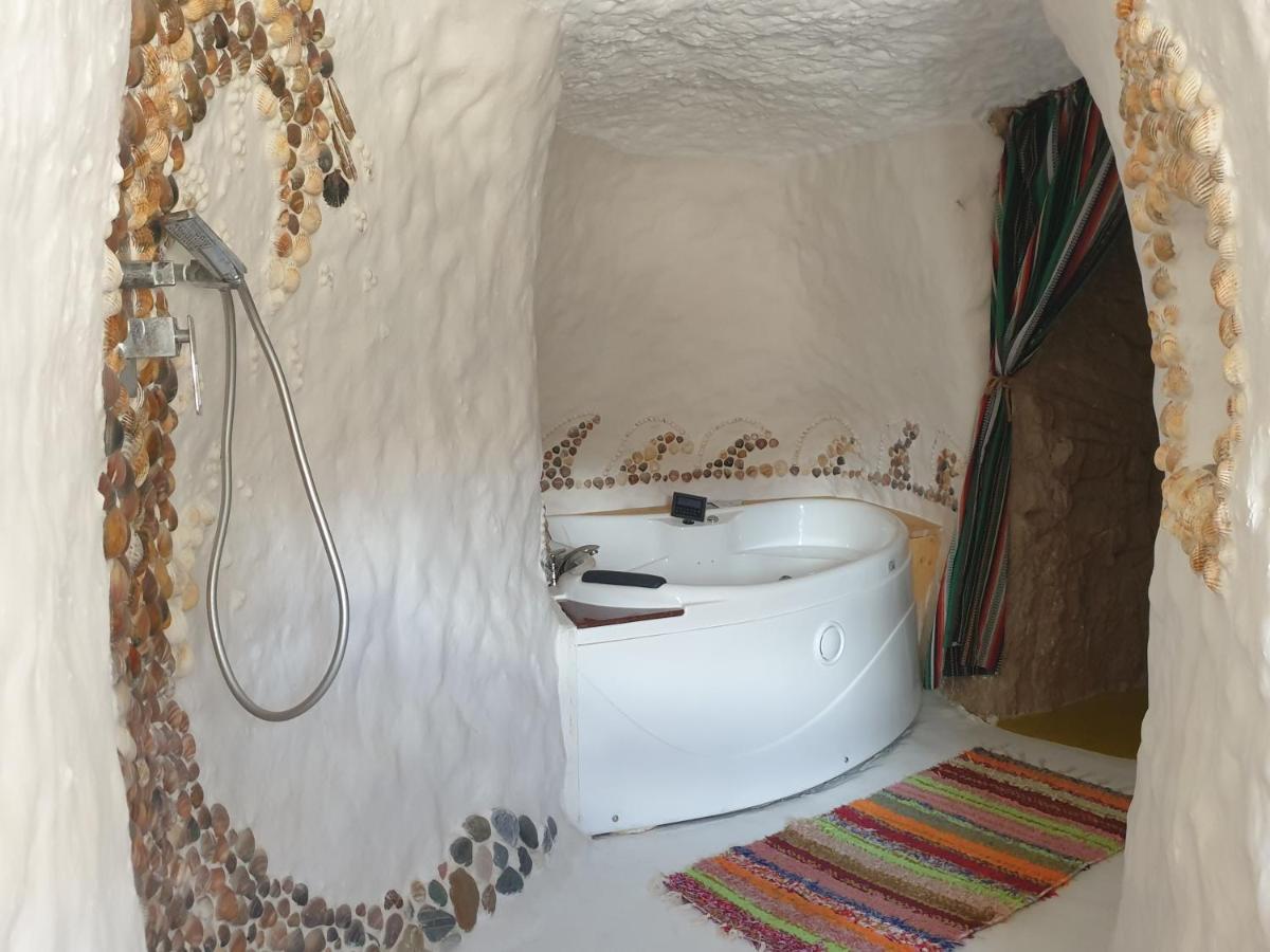 Creatively Designed Cavehouse With Jacuzzi Villa Gorafe Eksteriør bilde