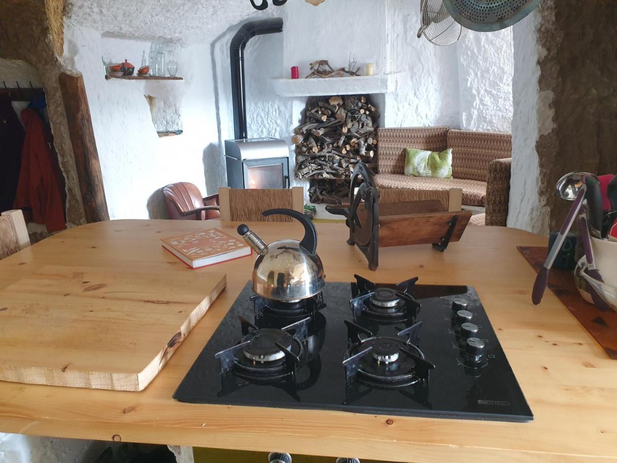 Creatively Designed Cavehouse With Jacuzzi Villa Gorafe Eksteriør bilde